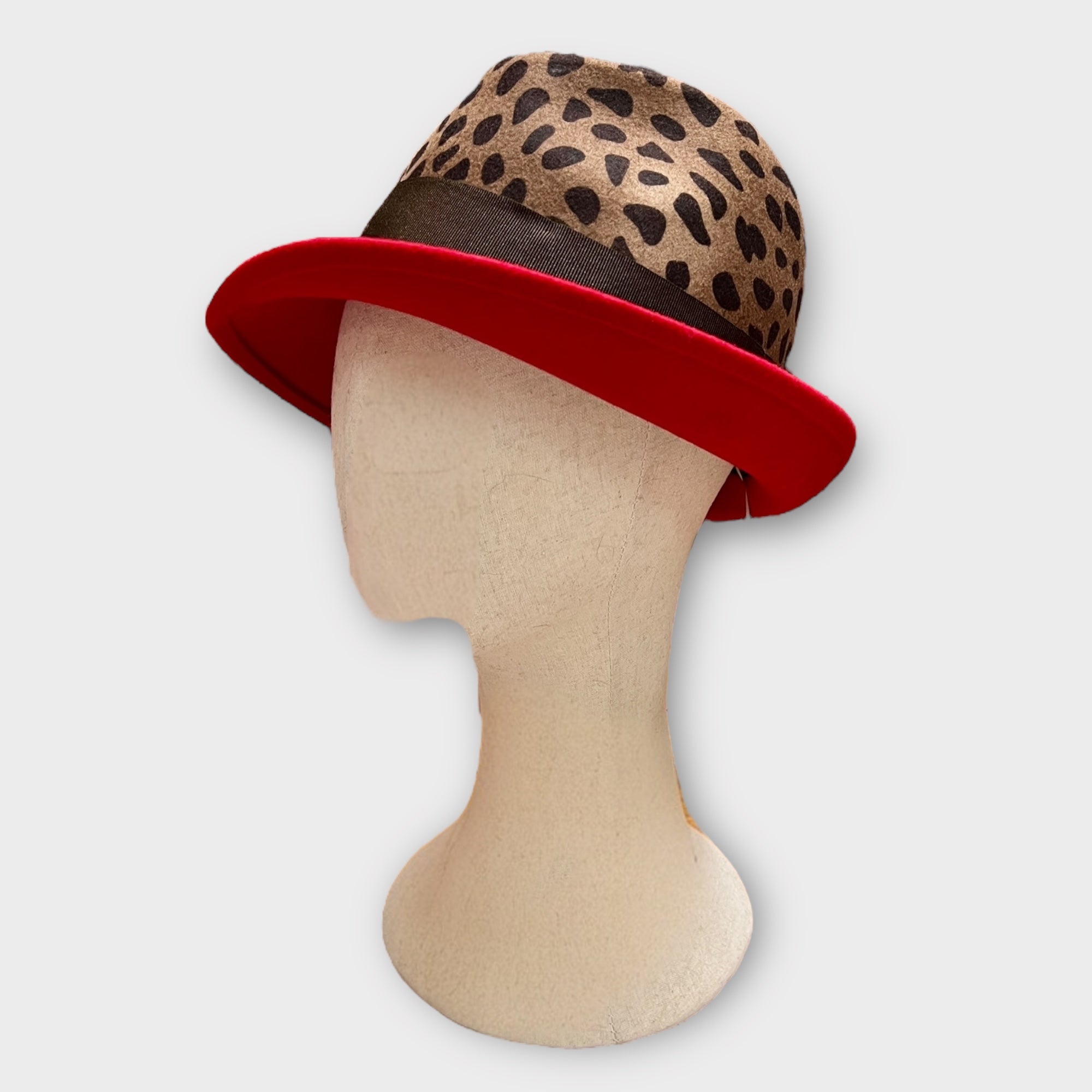 Cappello In feltro Donna asimmetrico bicolor