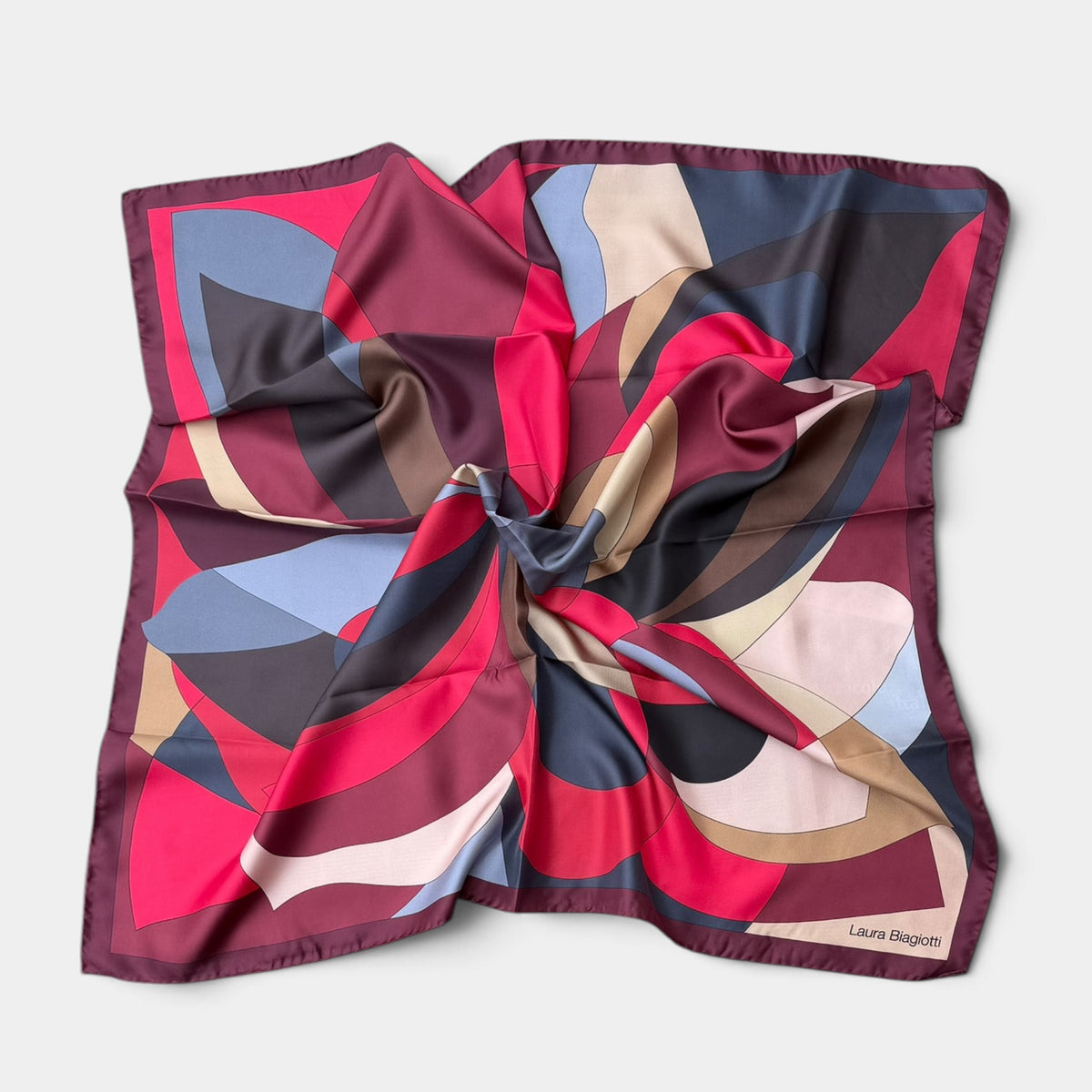 Foulard Laura Biagiotti in seta 90x90 cm, geometrico, variante bordeaux