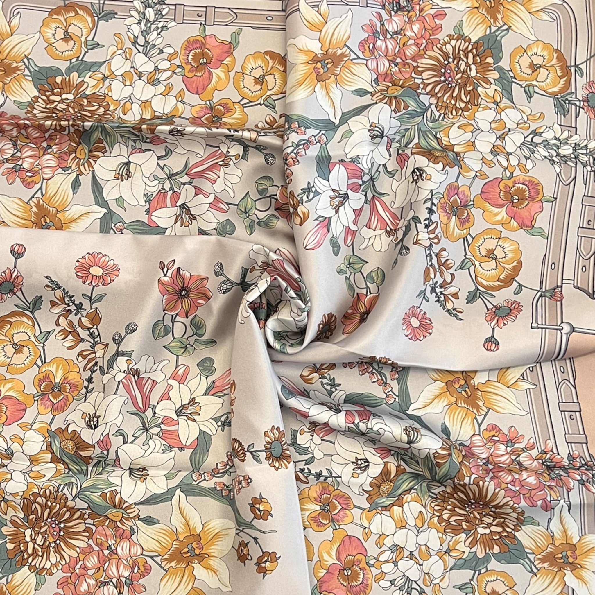 Foulard in Twill di Pura Seta Motivo Floreale 70x70 cm - Cappelleria Bacca