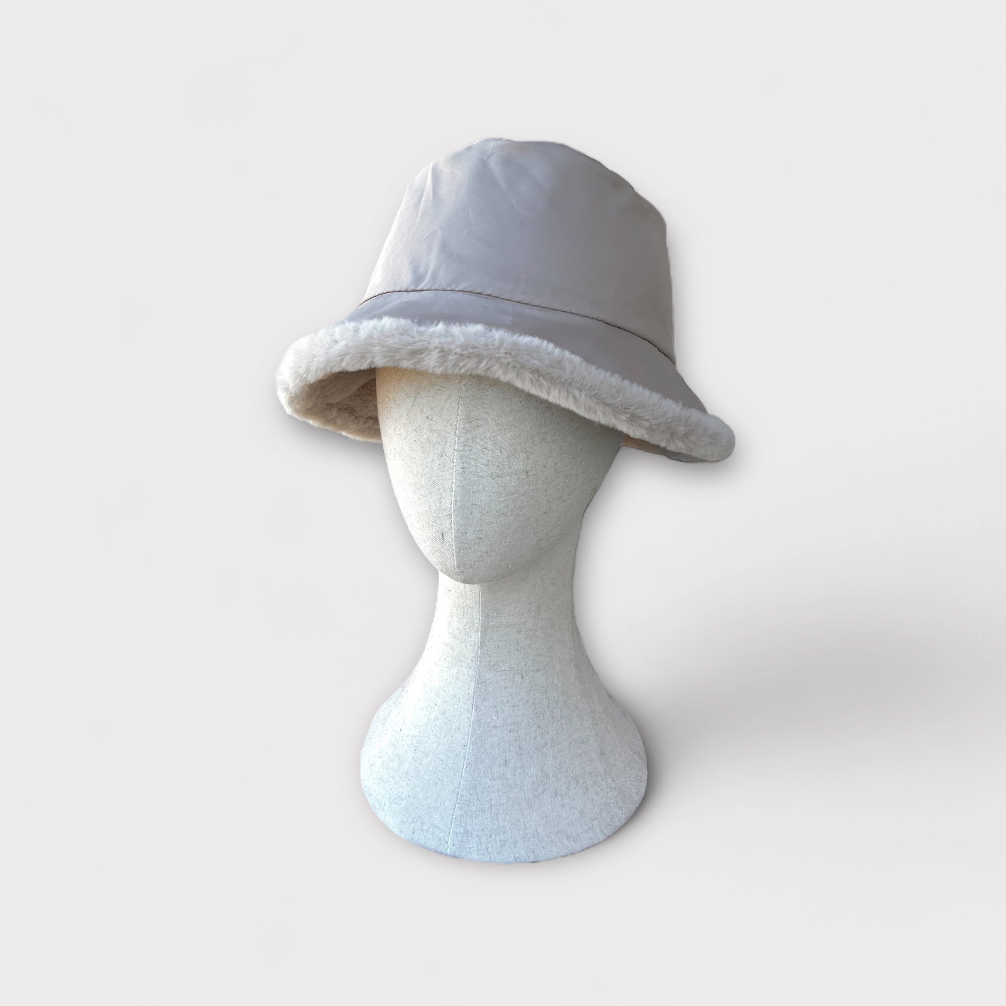 Cappello Donna Reversibile Eco Pelliccia-Tessuto - Cappelleria Bacca