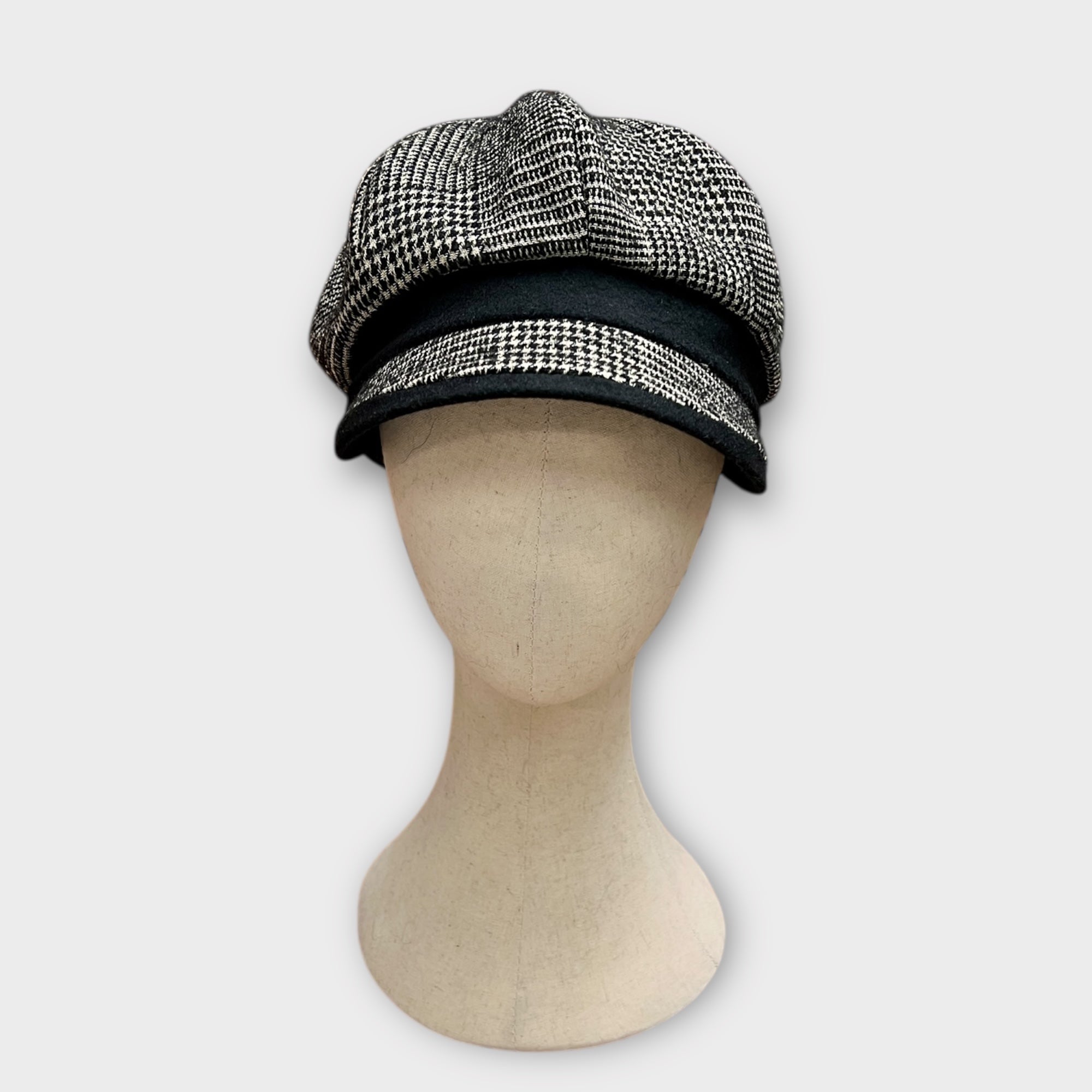 Cappello Invernale Donna Nero Monello Con Visiera - Cappelleria Bacca