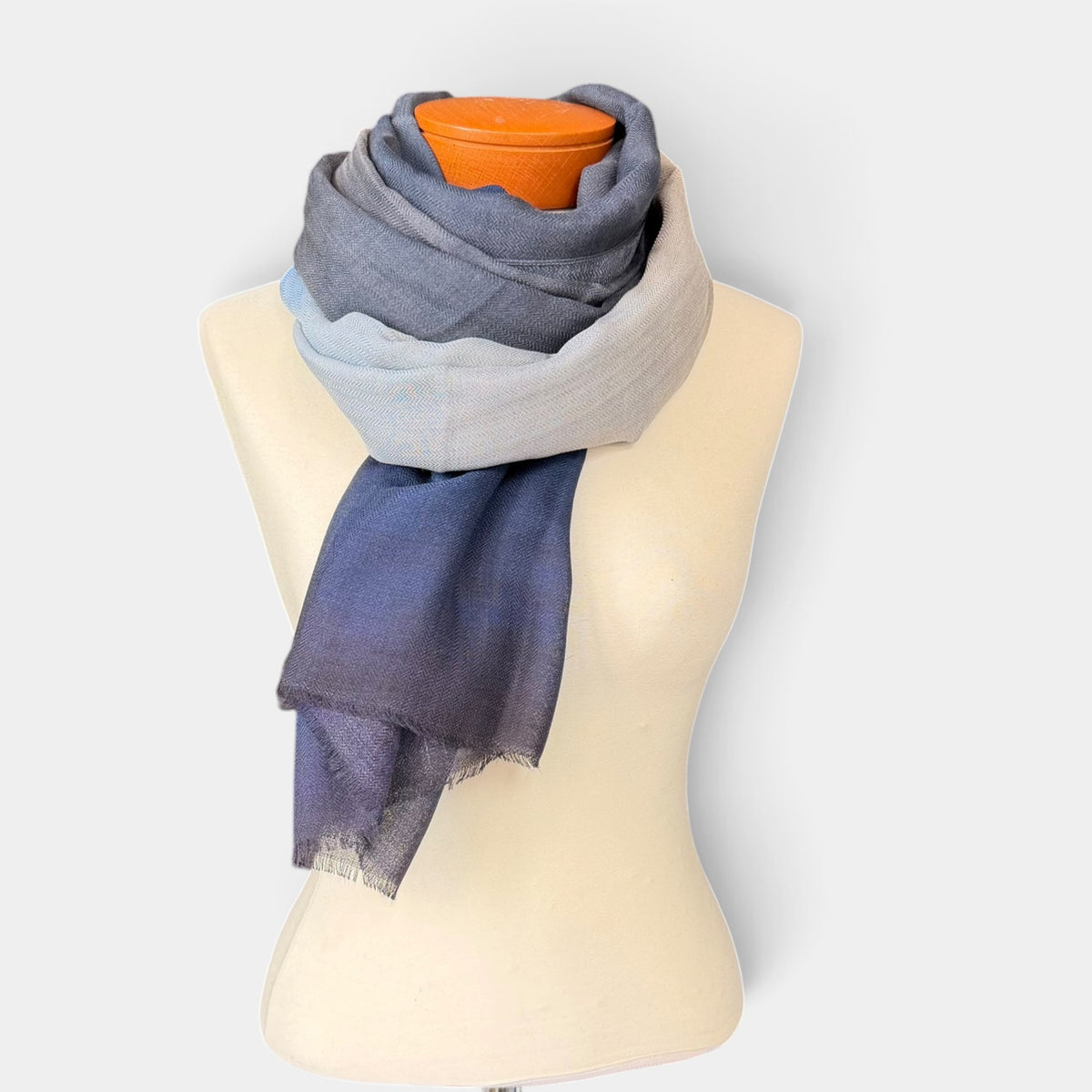 Sciarpa Stola Morbida Invernale In Twill di Lana E Seta Motivo Sfumato 90x200 cm - Cappelleria Bacca