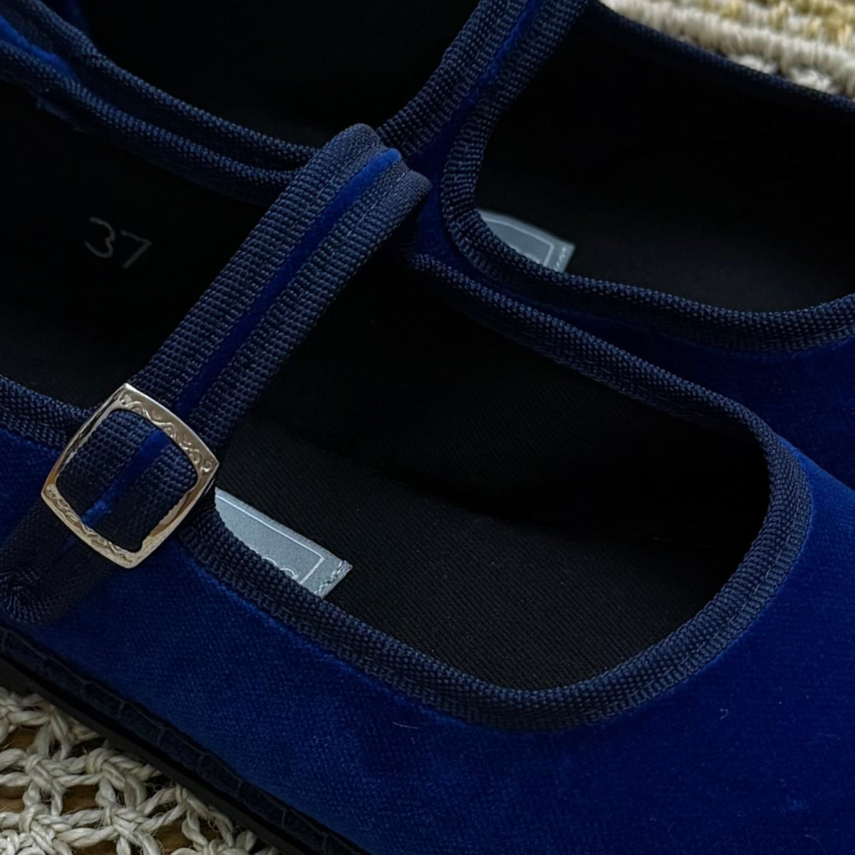 Friulane Originali Mary Jane In Velluto Blu Chiaro – Donna Con Fibbia E Cinturino Regolabile