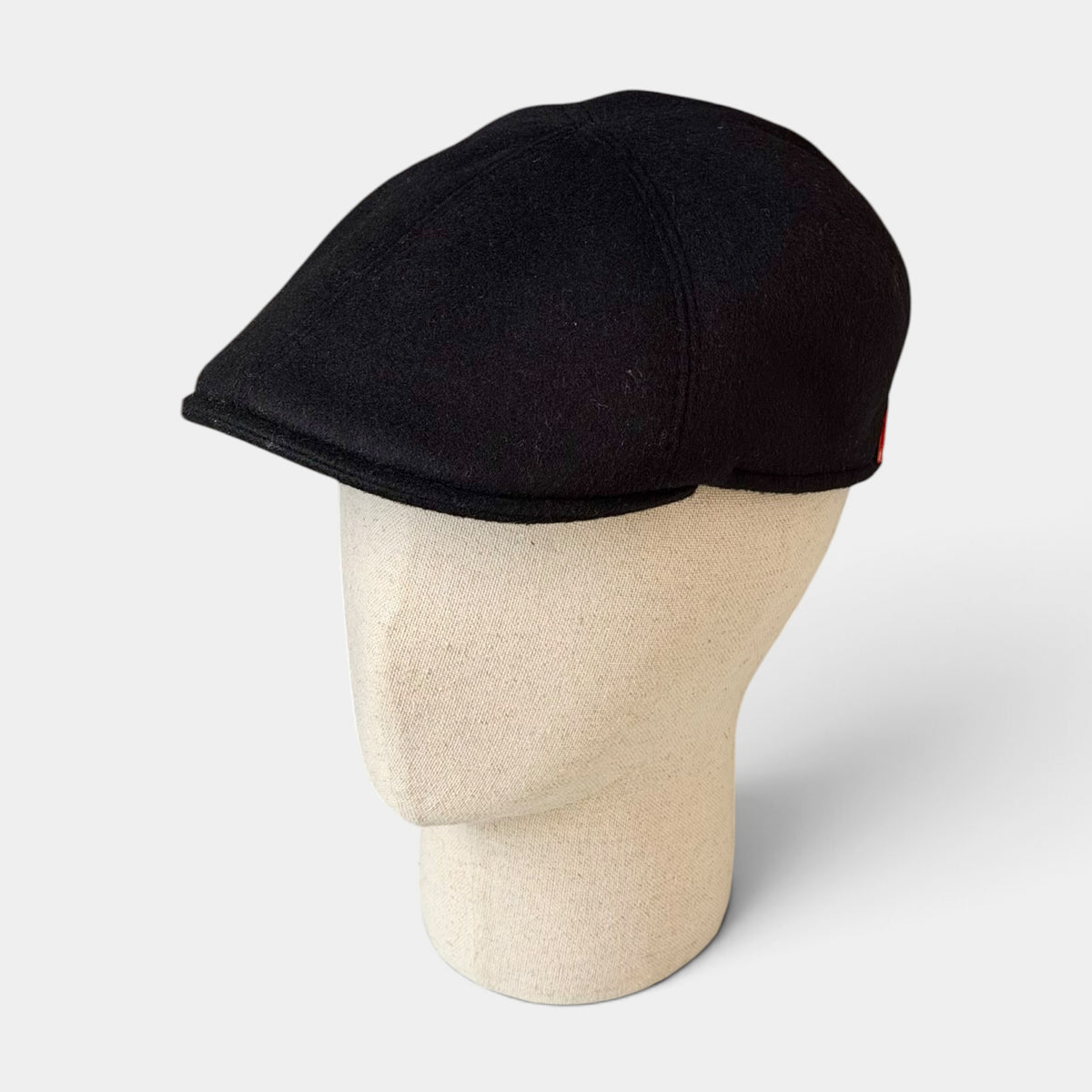 Coppola in Lana Impermeabile Colore Nero