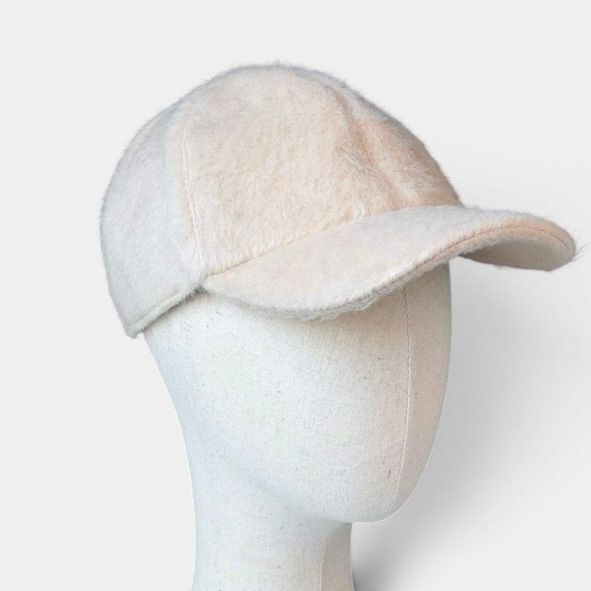 Baseball Donna Invernale In Tessuto Morbido Effetto Pelliccia