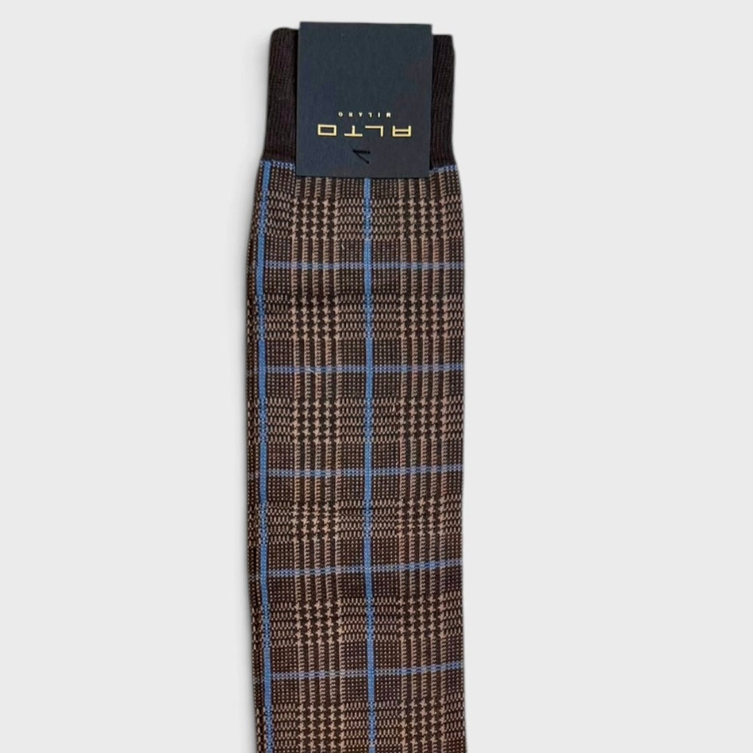Dettaglio bordo calzino tartan Alto Milano marrone e blu