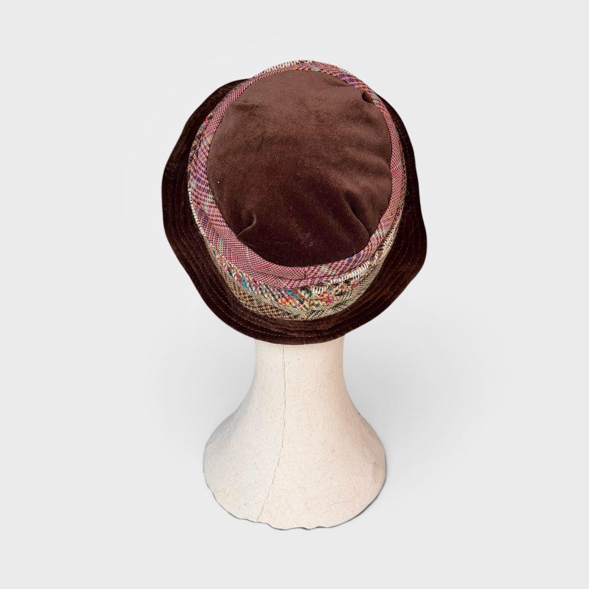 Cappello Invernale In Velluto Marrone e Multicolor A tesa Media Modellabile - Pieghevole Grevi