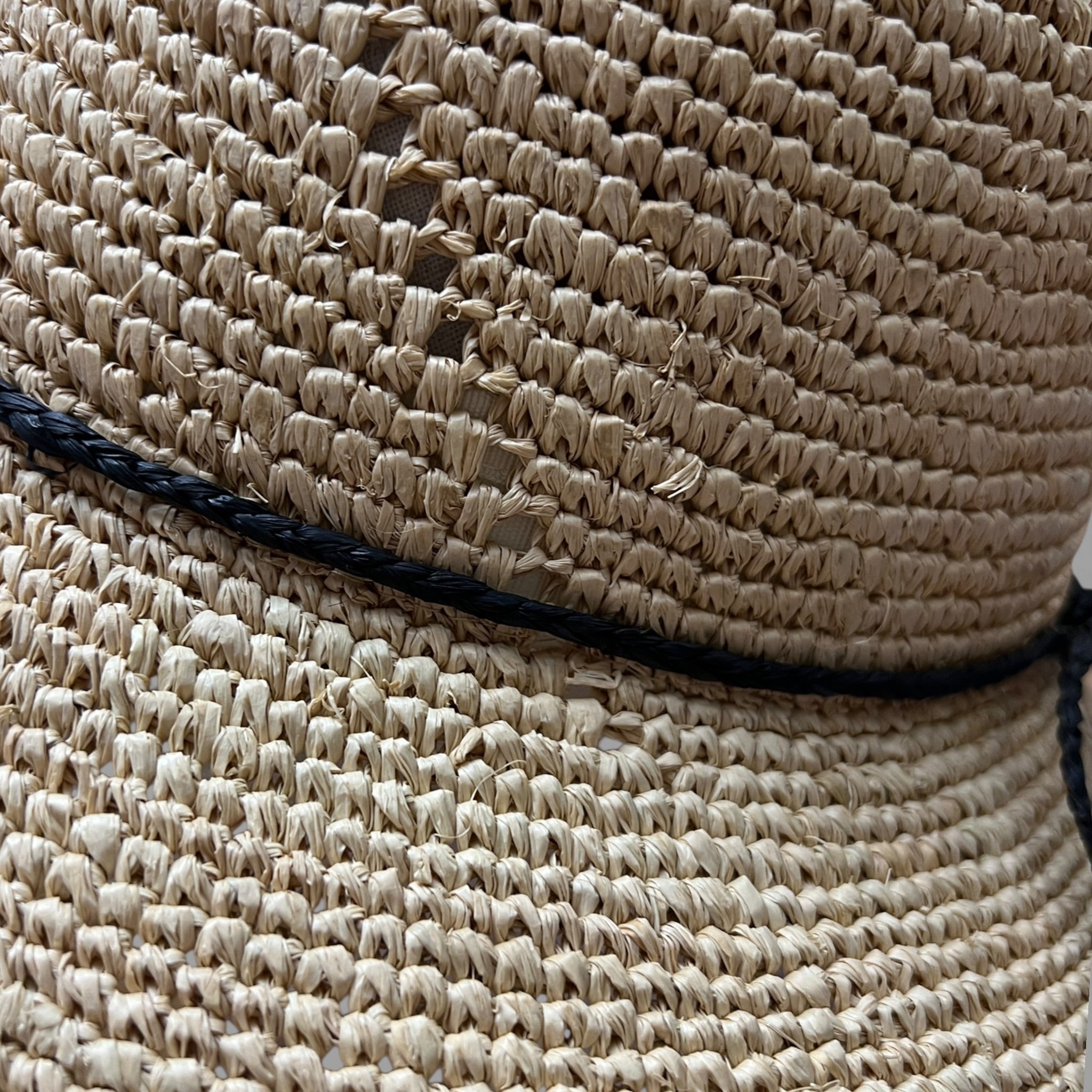 Cappello Cloche In Paglia Intrecciata Con Cordino - Cappelleria Bacca
