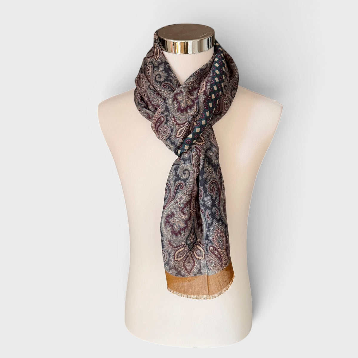Sciarpa Uomo Invernale In Tessuto Sottile Di Pura Lana Disegno Cashmere 55x190 cm - Cappelleria Bacca
