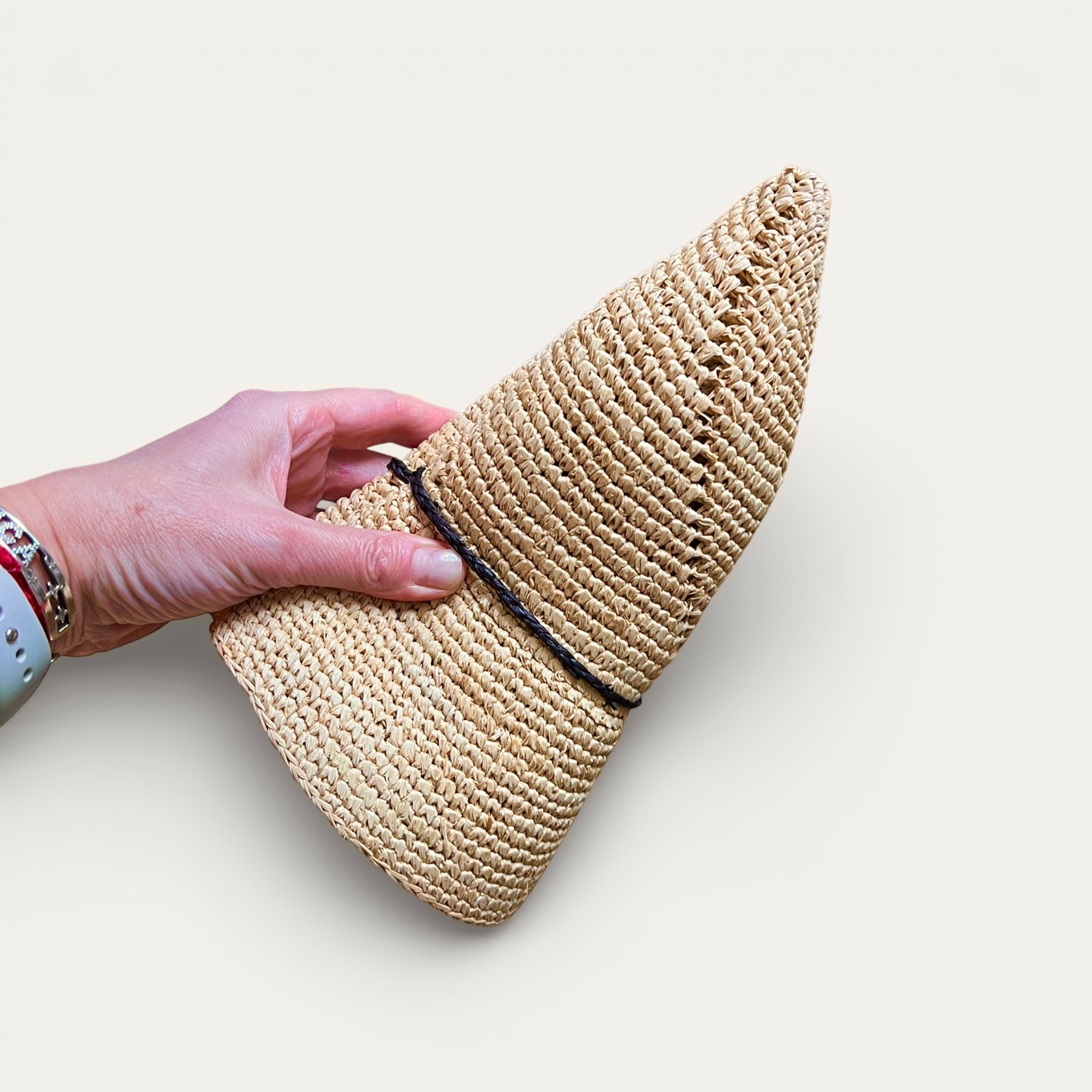 Cappello Cloche In Paglia Intrecciata Con Cordino - Cappelleria Bacca