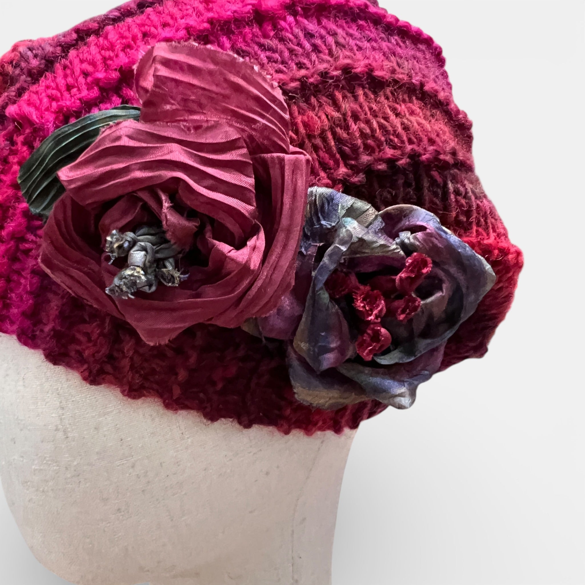 Basco Donna in Maglia di Lana Con Fiore Grevi - Cappelleria Bacca