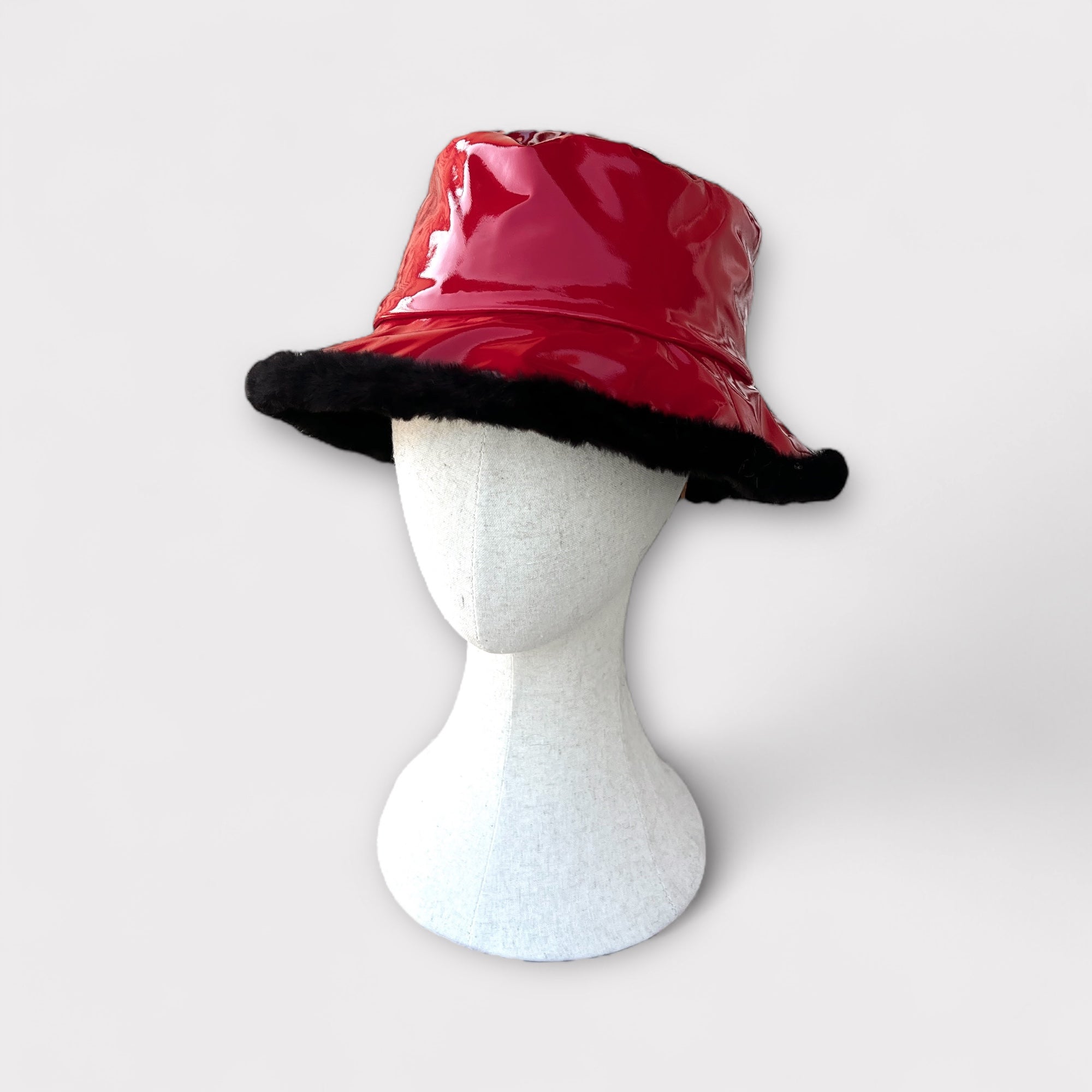 Cappello Donna Reversibile Eco Pelliccia-Vernice - Cappelleria Bacca