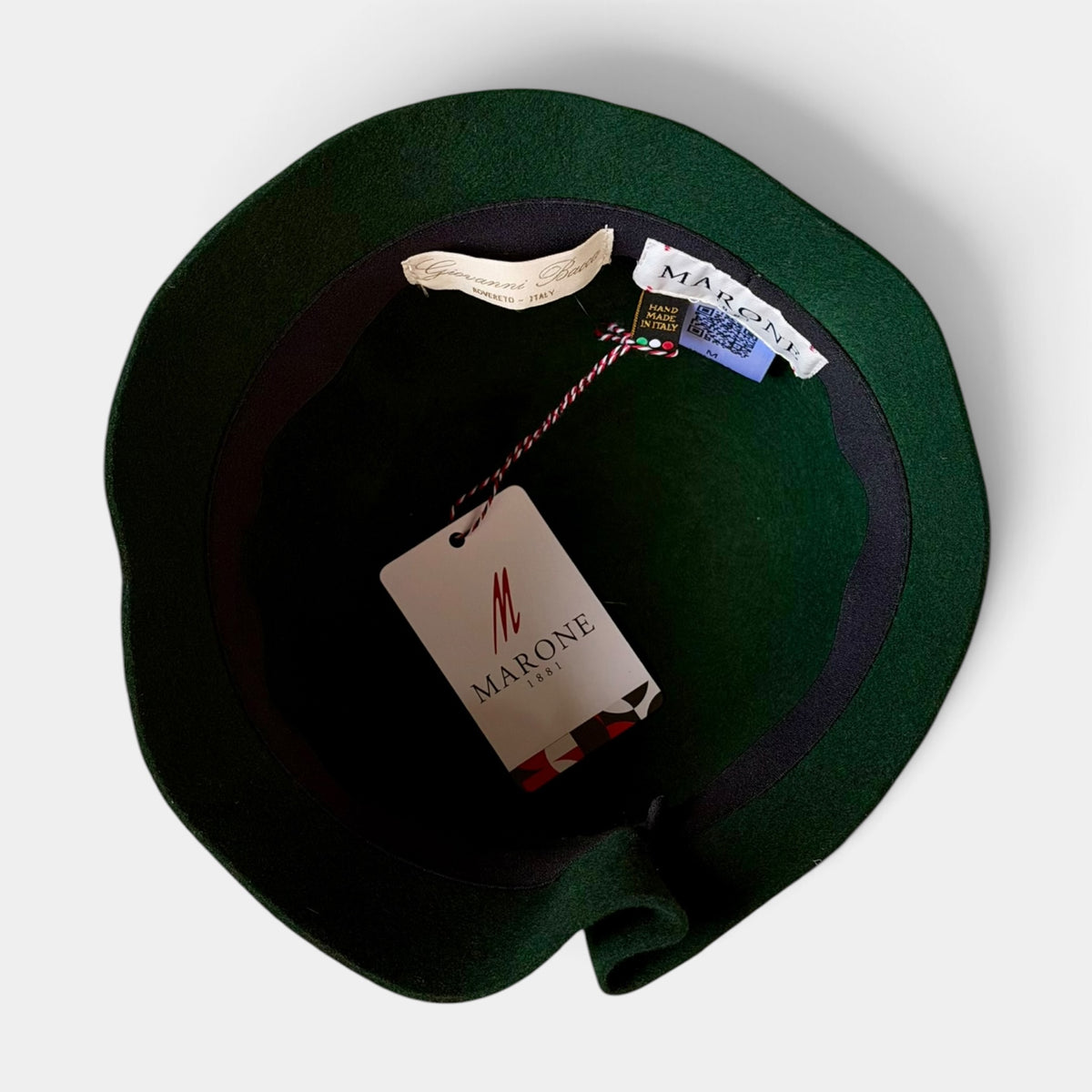 Cappello Donna Cloche Tipo Anni '30 In Feltro di Pura Lana Idrorepellente