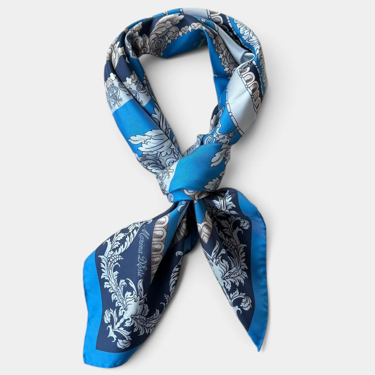 Foulard Marina D'Este in seta 90x90 cm, barocco, variante blu