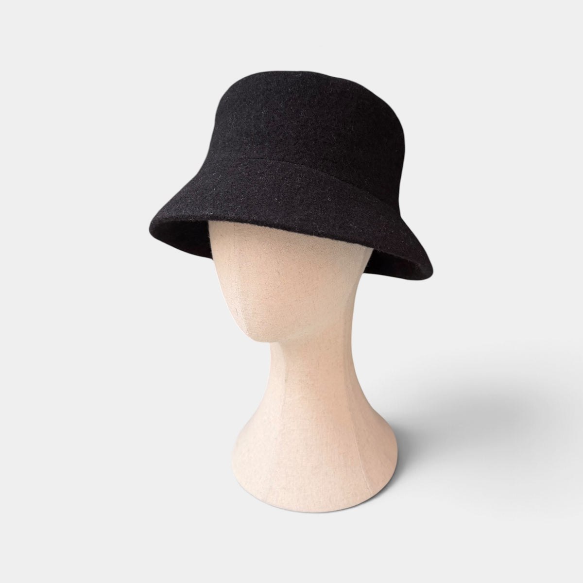 Cloche - Bucket In Panno di Pura Lana Pieghevole