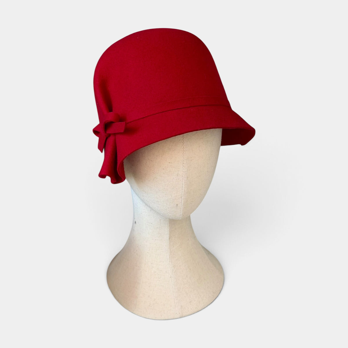 Cappello Donna Cloche Tipo Anni '30 In Feltro di Pura Lana Idrorepellente