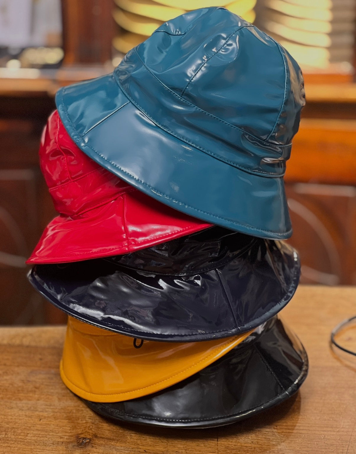 Cappello Donna Impermeabile Vernice