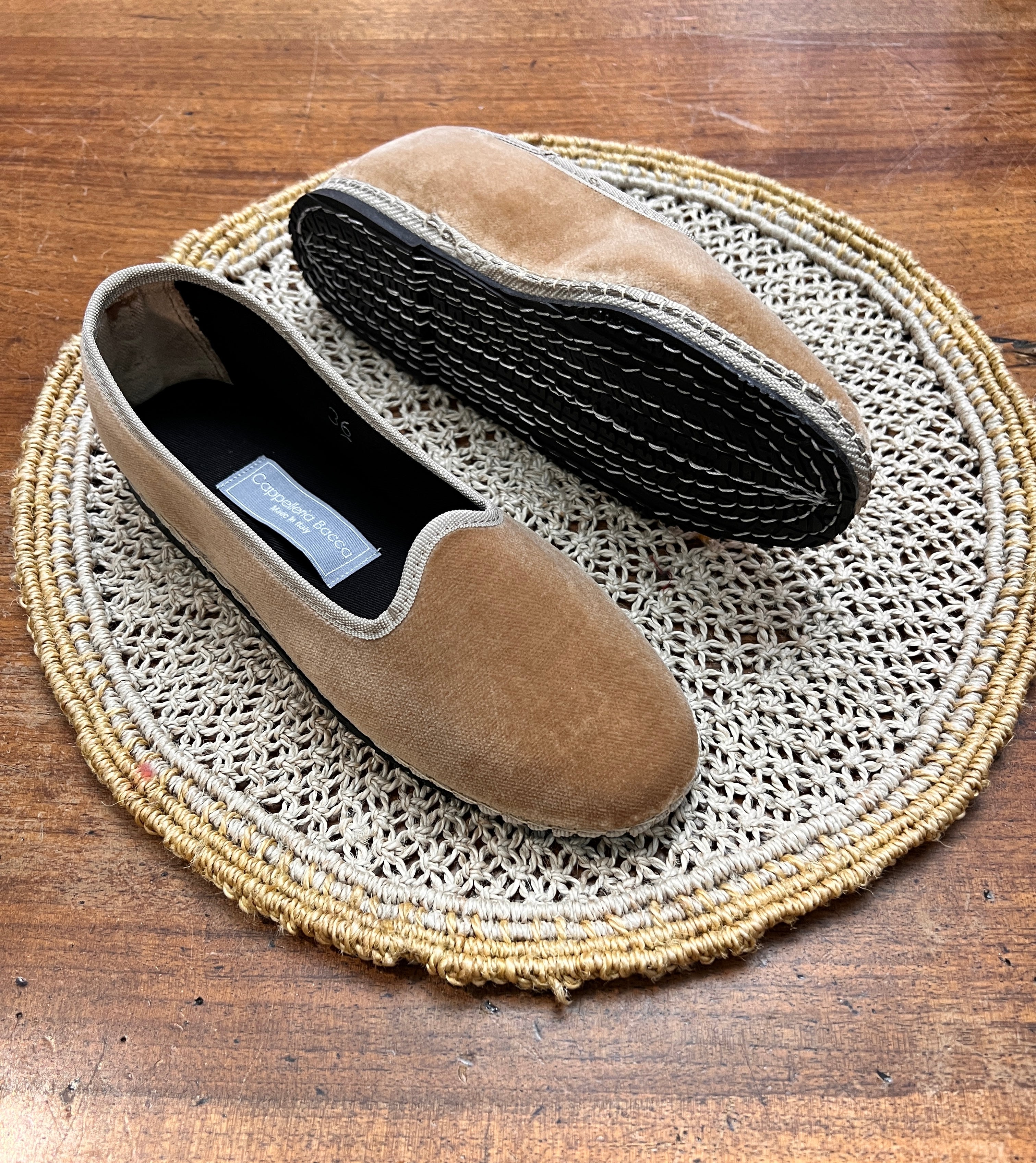 Friulane Originali In Velluto Beige Scuro – Calzature Eleganti E Confortevoli - Cappelleria Bacca