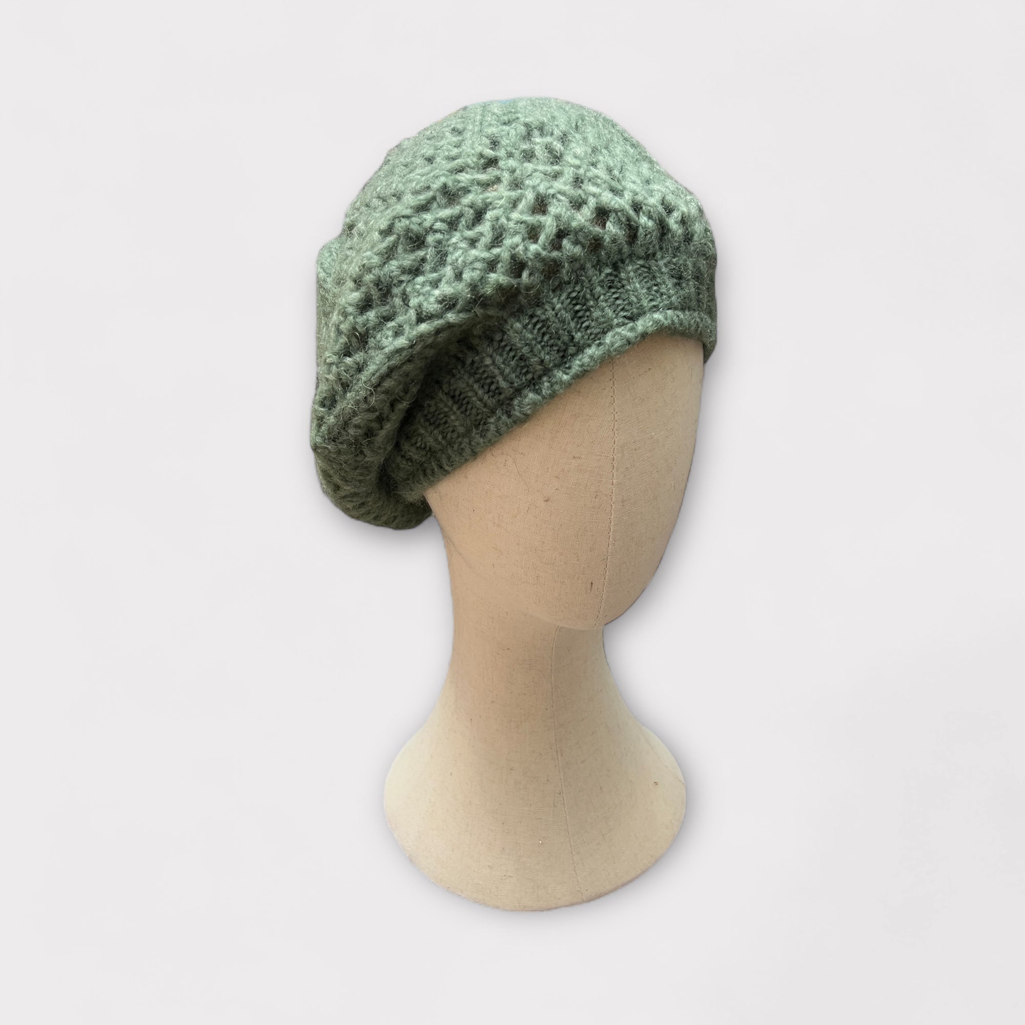 Basco In Maglia Di Baby Alpaca Con Pon Pon Estraibile