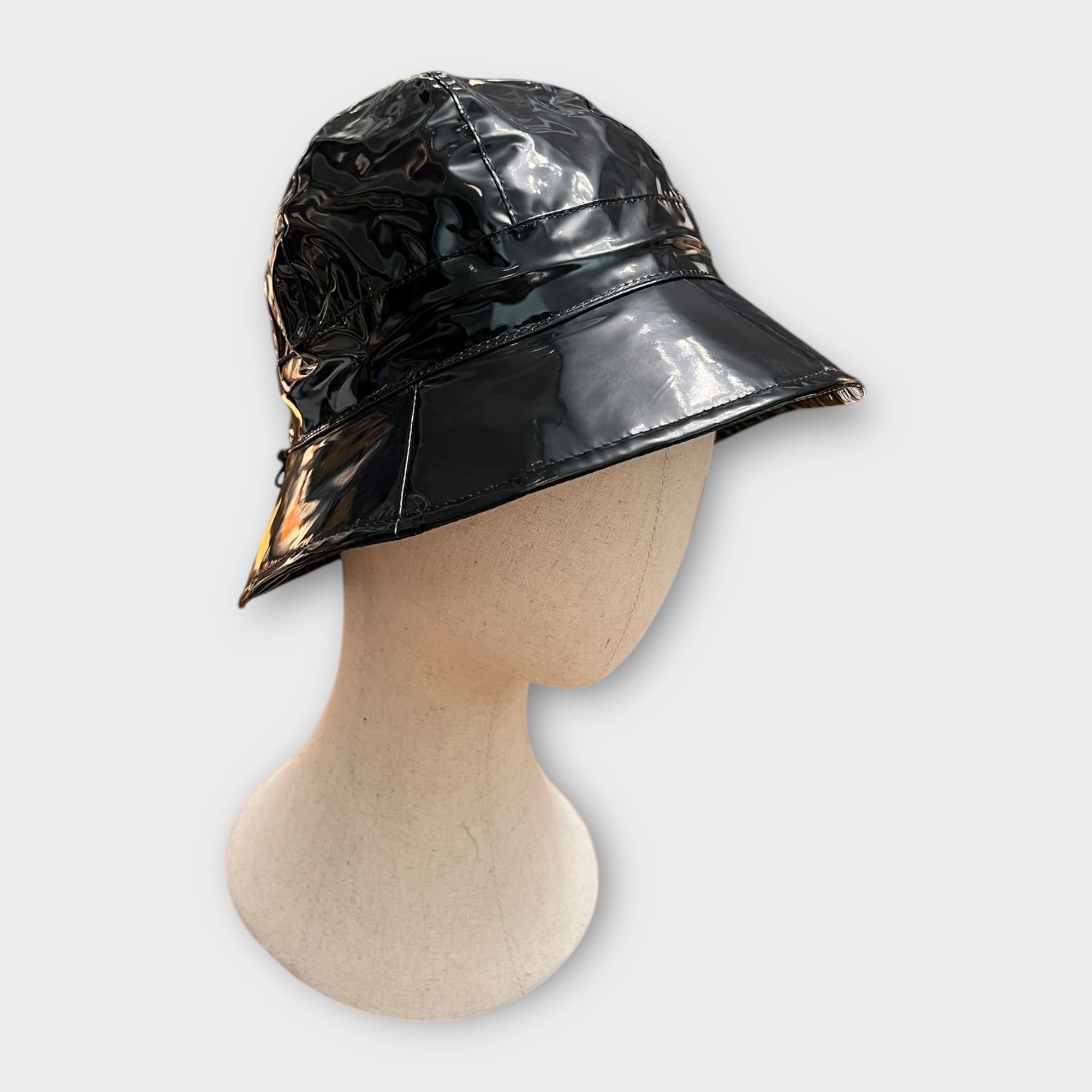 Cappello Donna Impermeabile Vernice