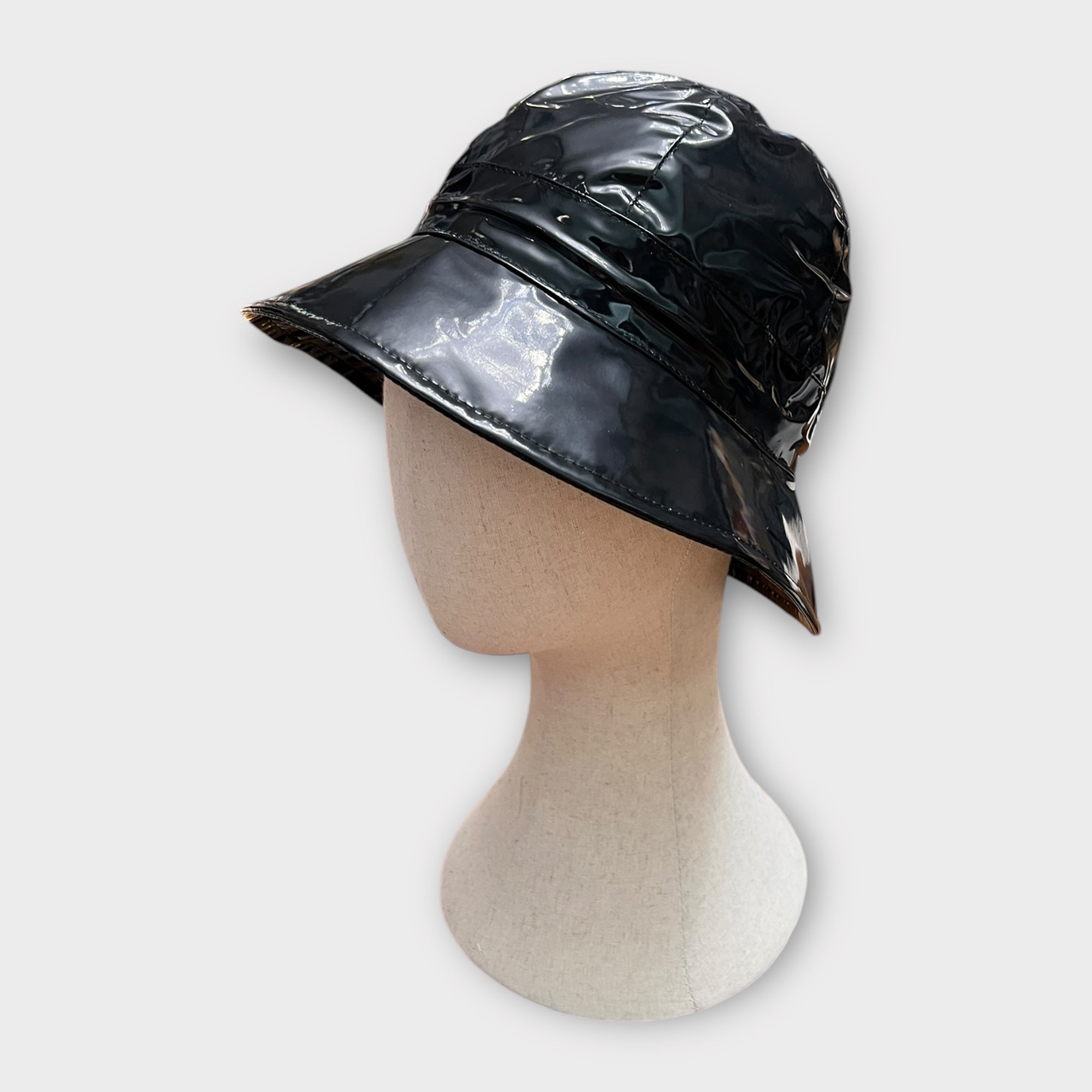 Cappello Donna Impermeabile Vernice