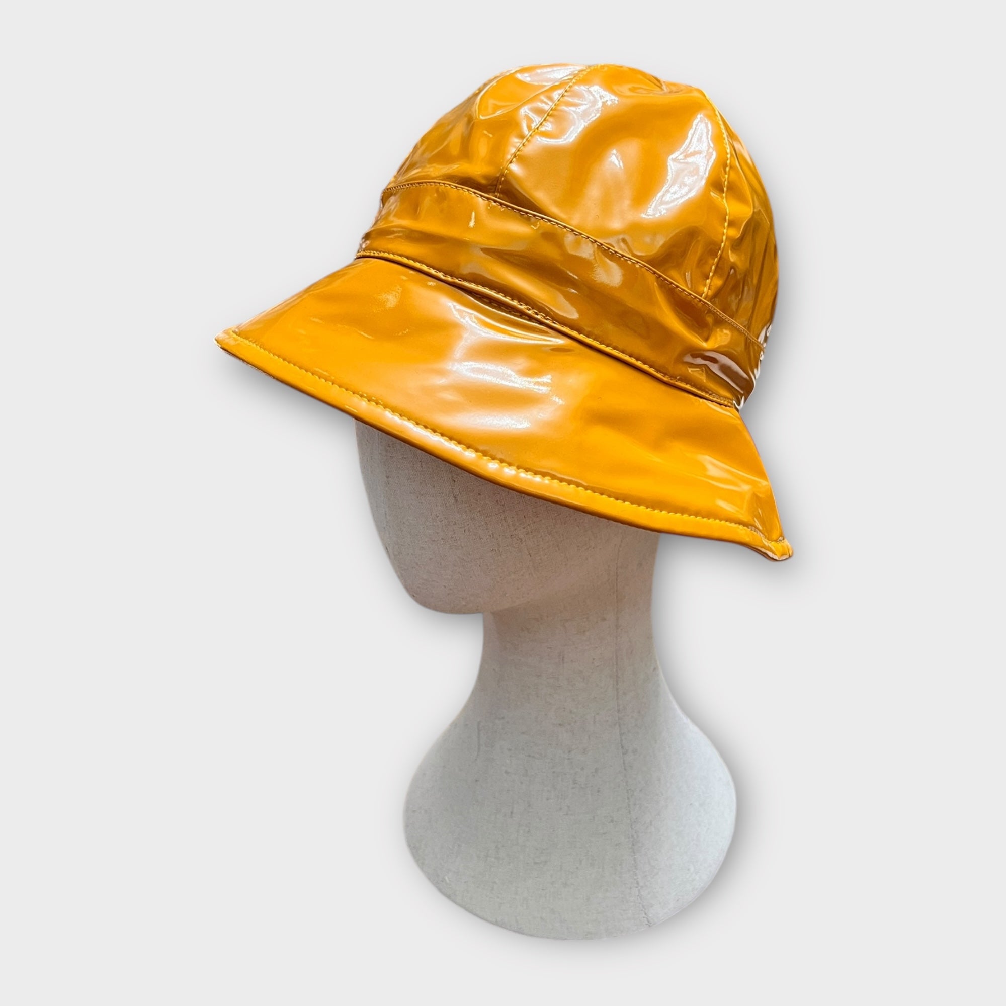 Cappello Donna Impermeabile Vernice