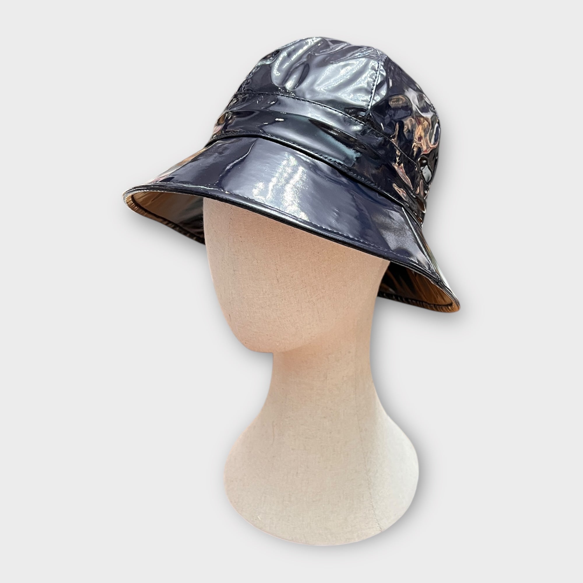 Cappello Donna Impermeabile Vernice