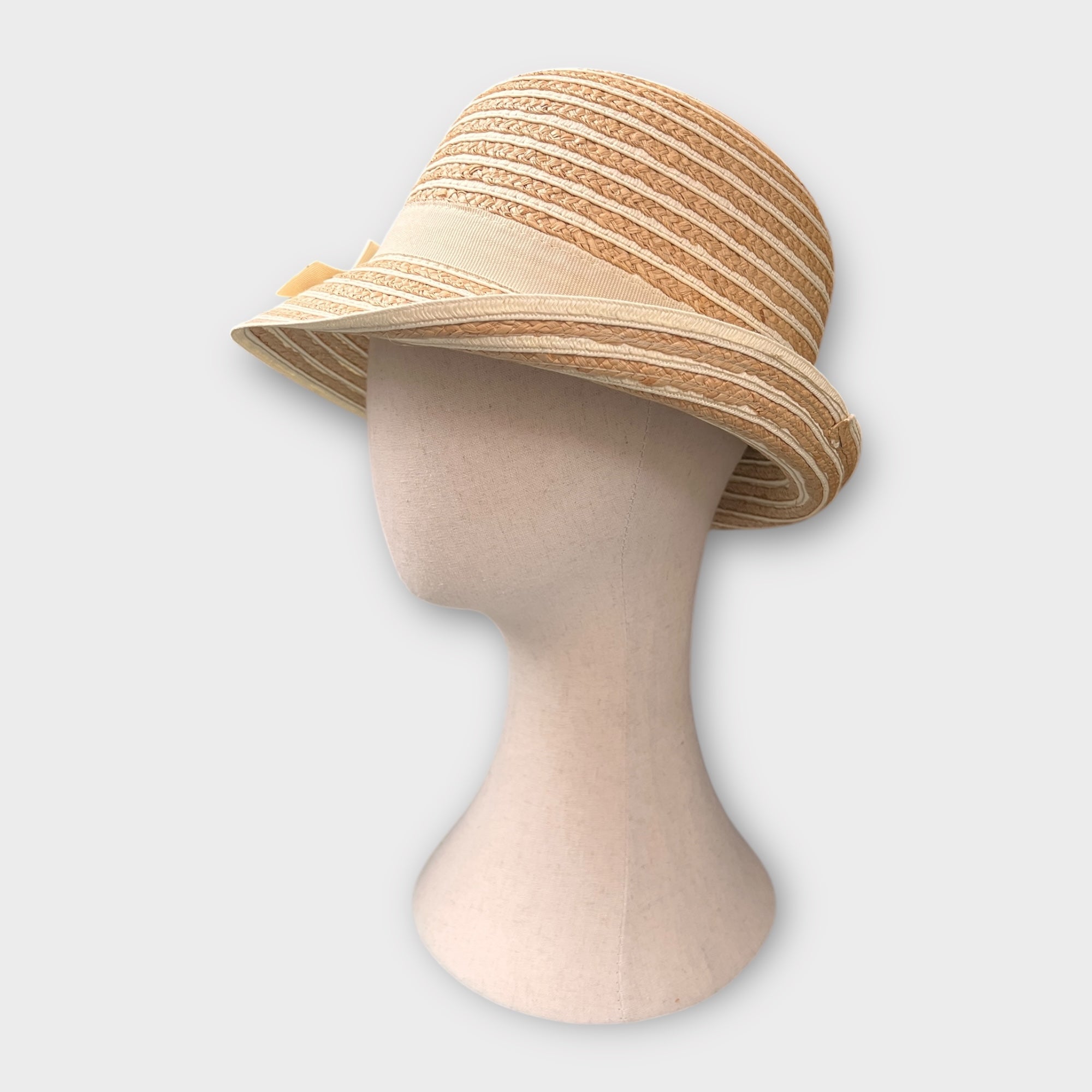 Cappello Estivo Cloche Asimmetrica In Paglia - Cappelleria Bacca
