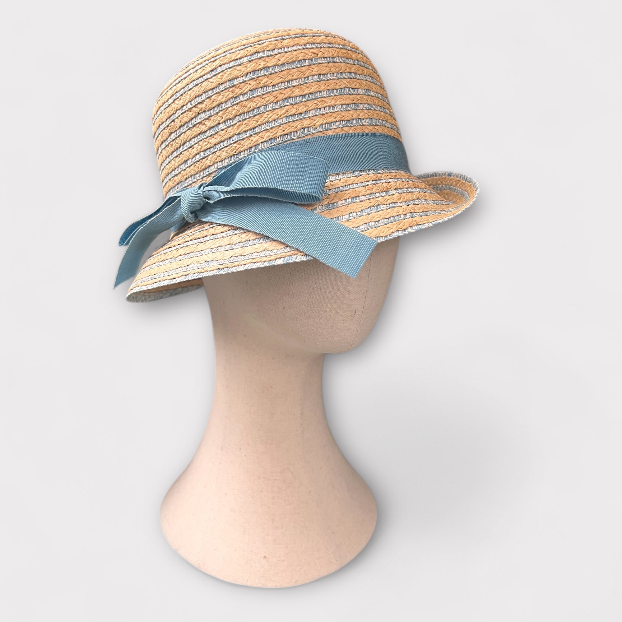 Cappello Estivo Cloche Asimmetrica In Paglia - Cappelleria Bacca