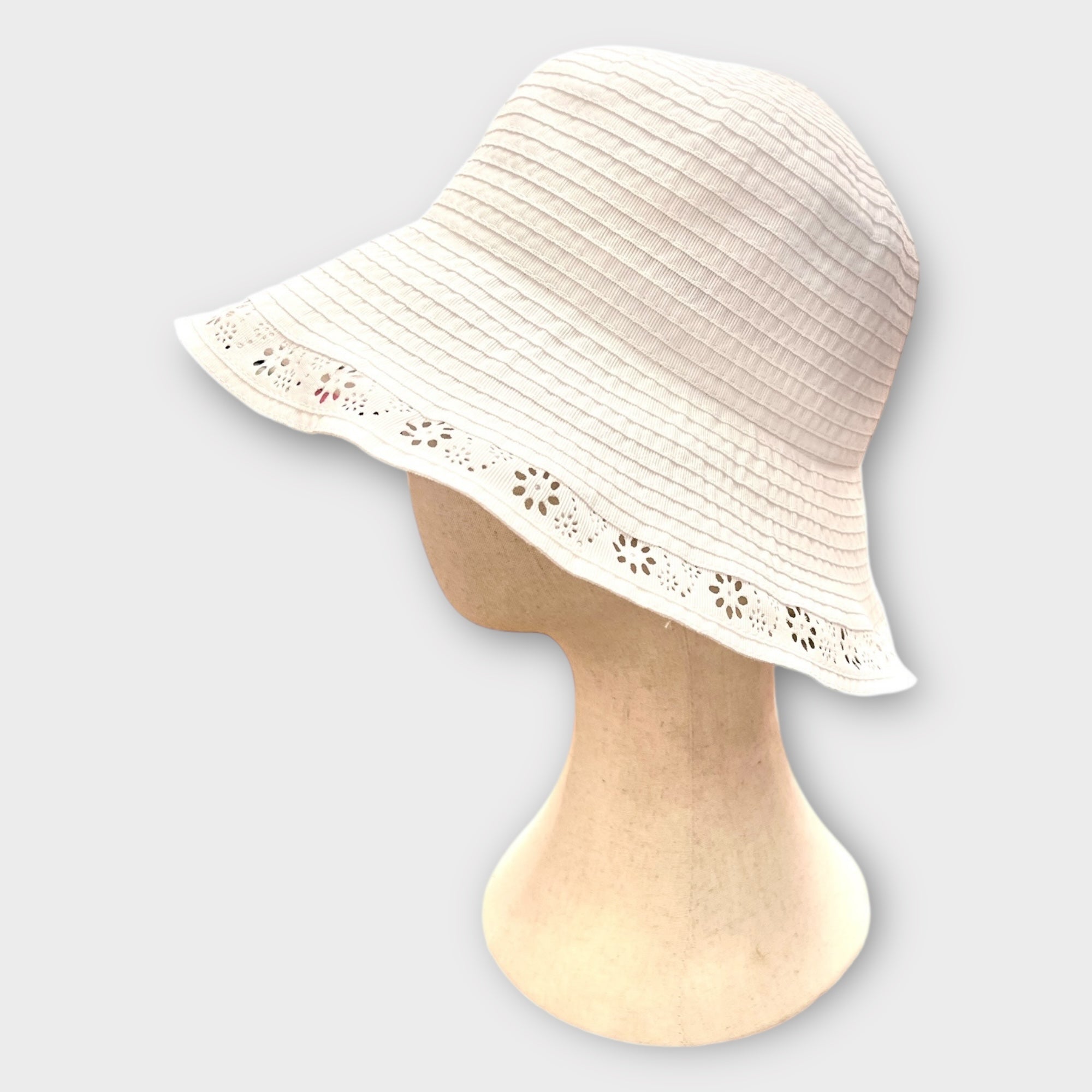 Cappello Estivo Grevi Tessuto Bordo Sangallo - Cappelleria Bacca