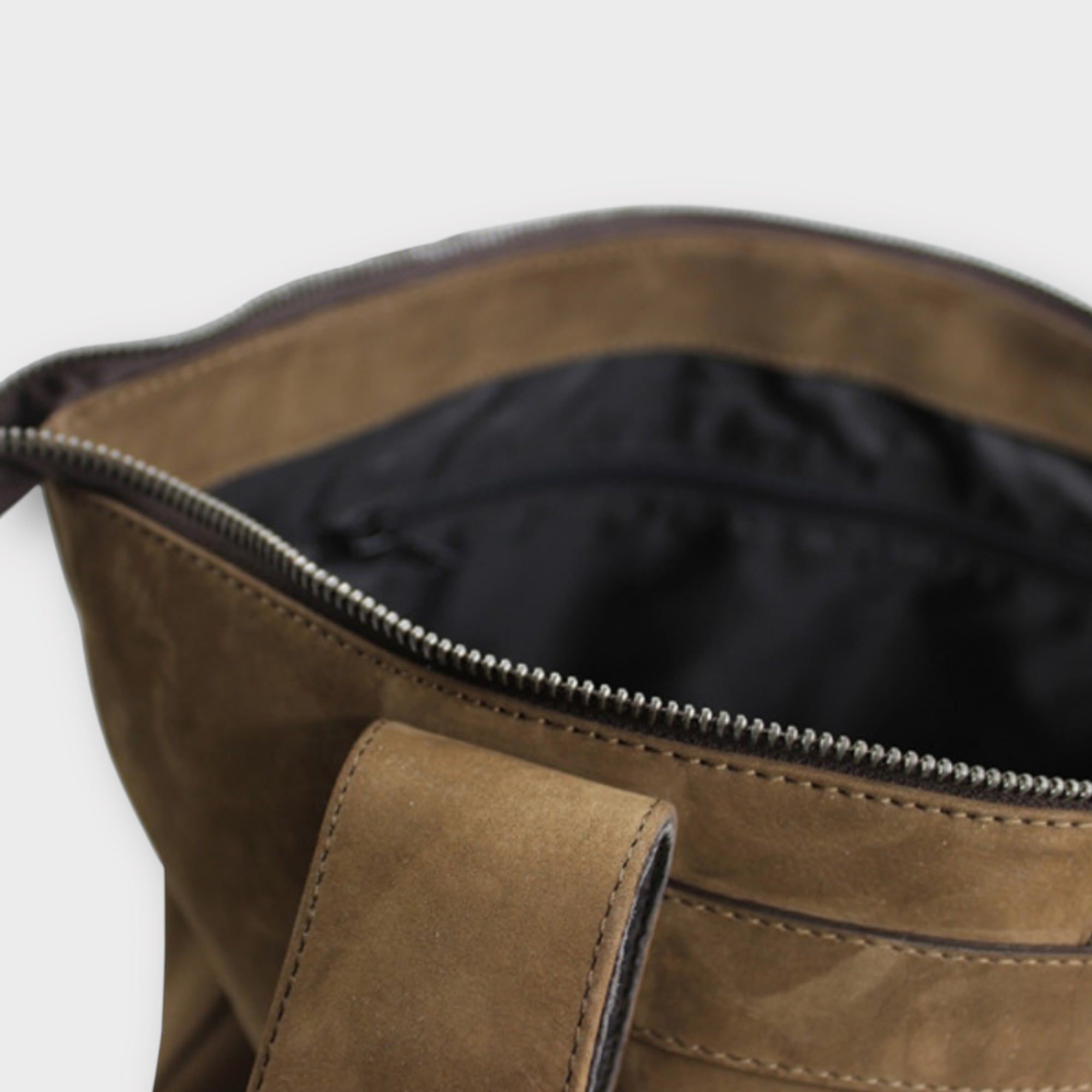 Zaino In Pelle Nabuk Marrone – Artigianale, Leggero, Moderno
