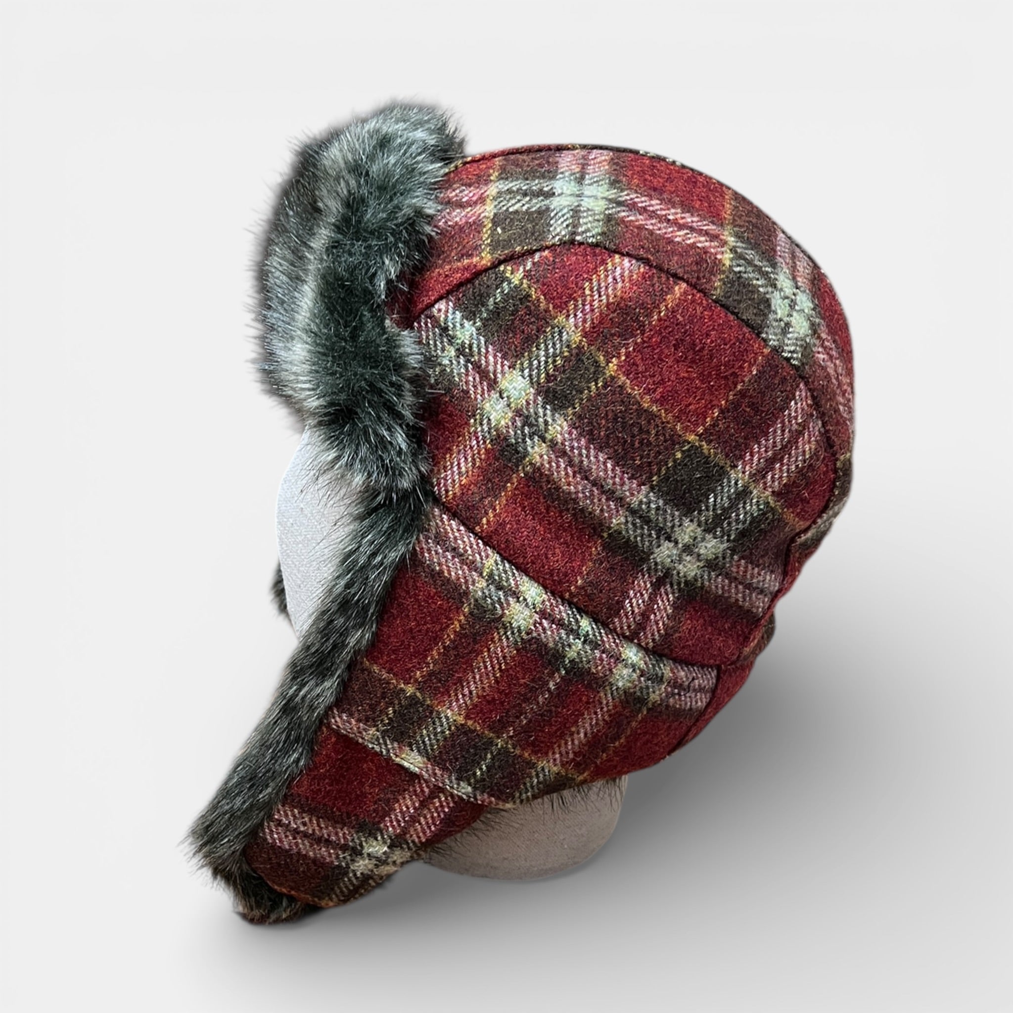 Colbacco Eco Pelliccia in Tessuto Scozzese Rosso e Verde Stetson - Cappelleria Bacca