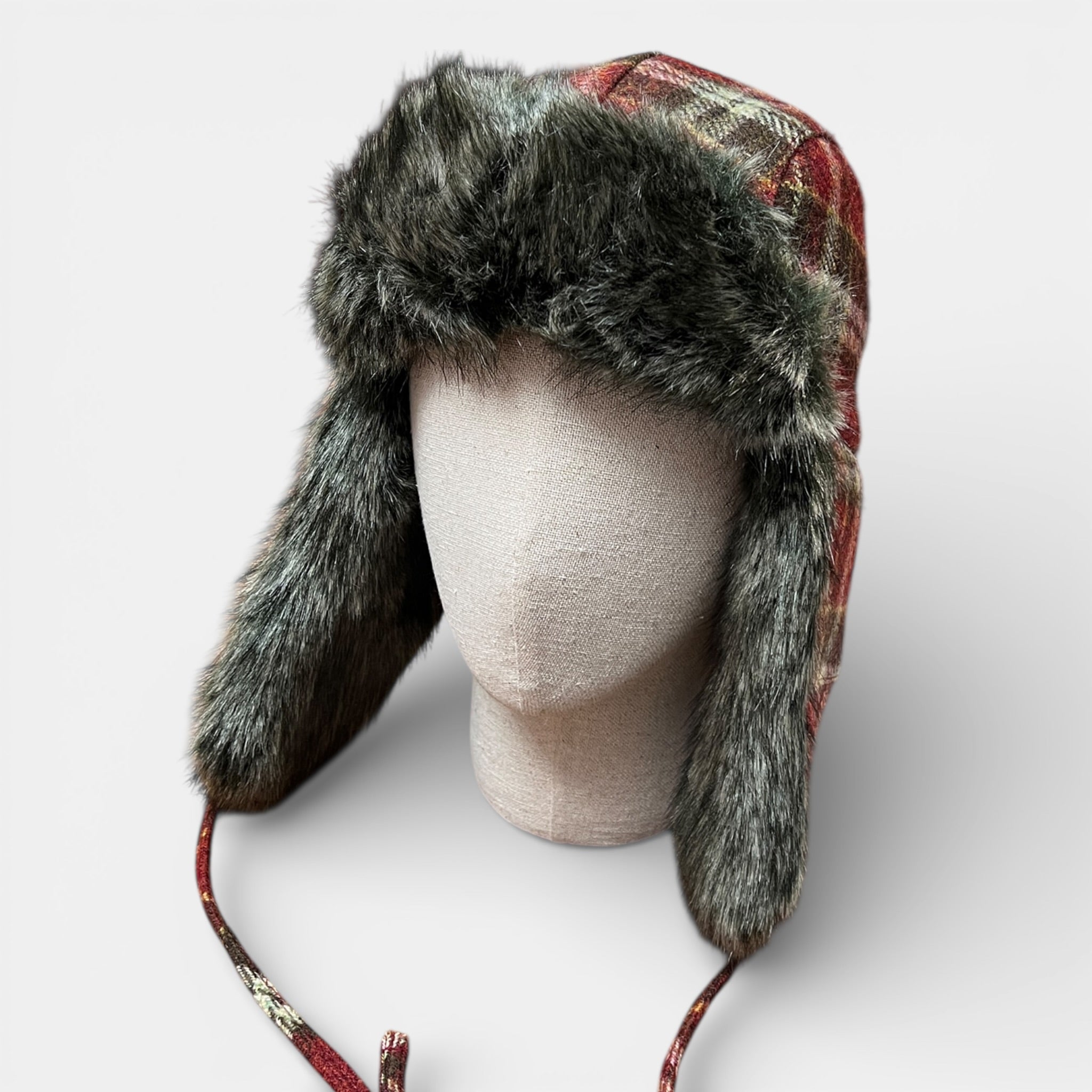 Colbacco Eco Pelliccia in Tessuto Scozzese Rosso e Verde Stetson - Cappelleria Bacca