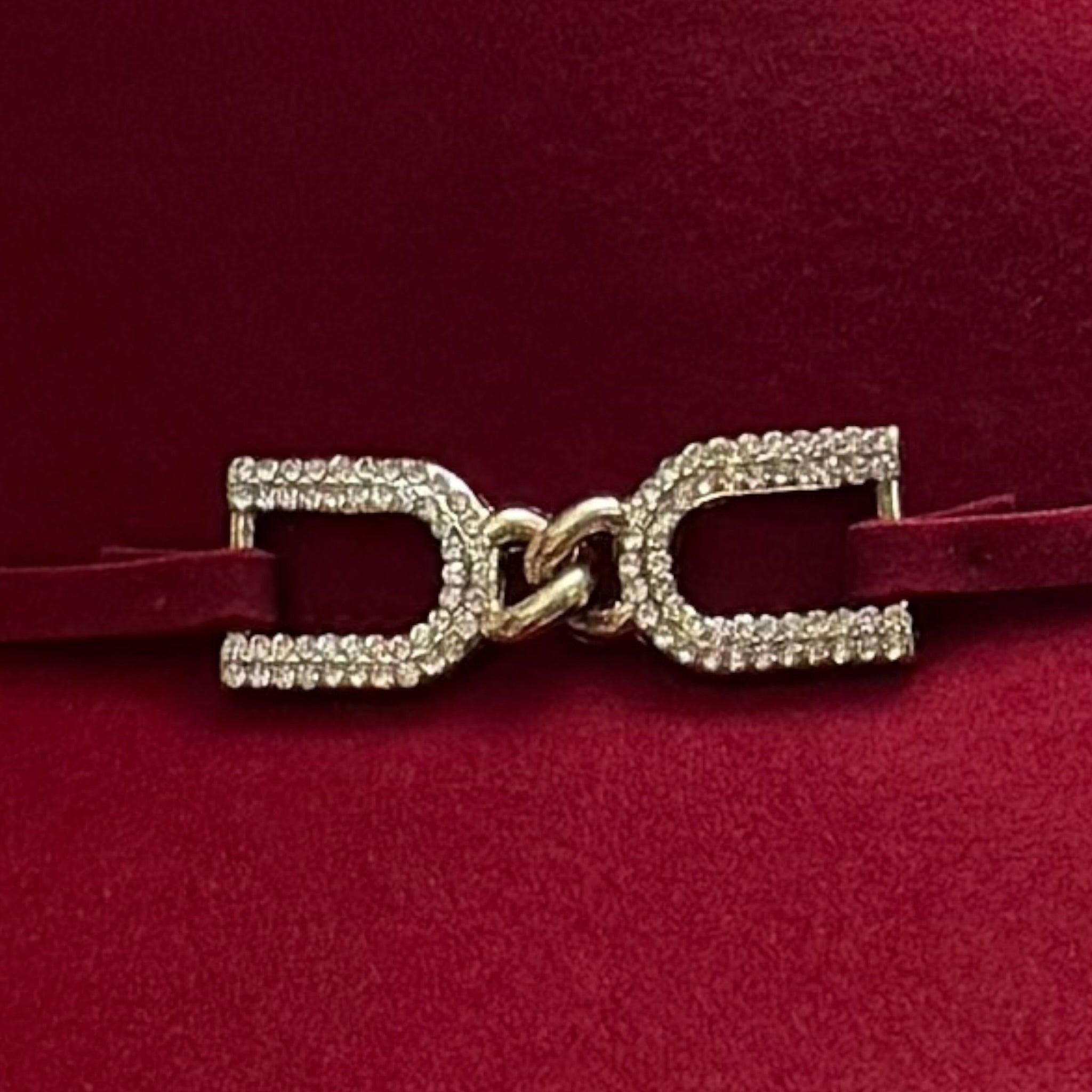Cappello Donna In Feltro Di Lana Ala Asimmetrica E Decoro Strass