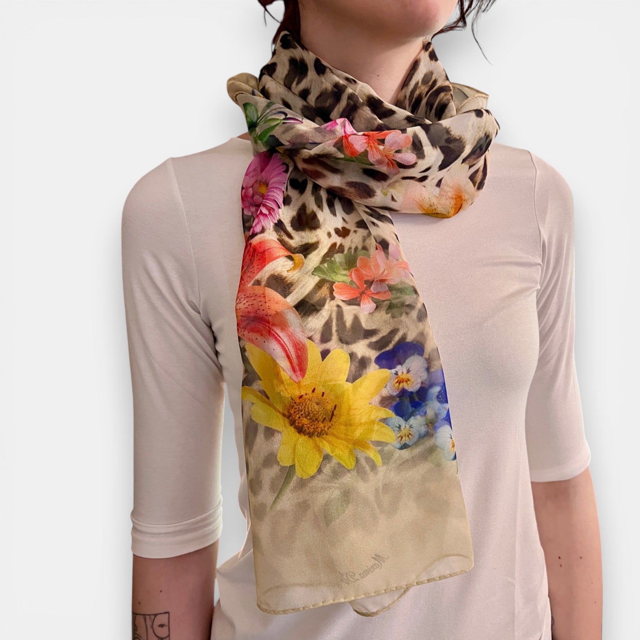 Sciarpa in Pura Seta Georgette Motivo Floreale e animalier 45x160 cm - Cappelleria Bacca