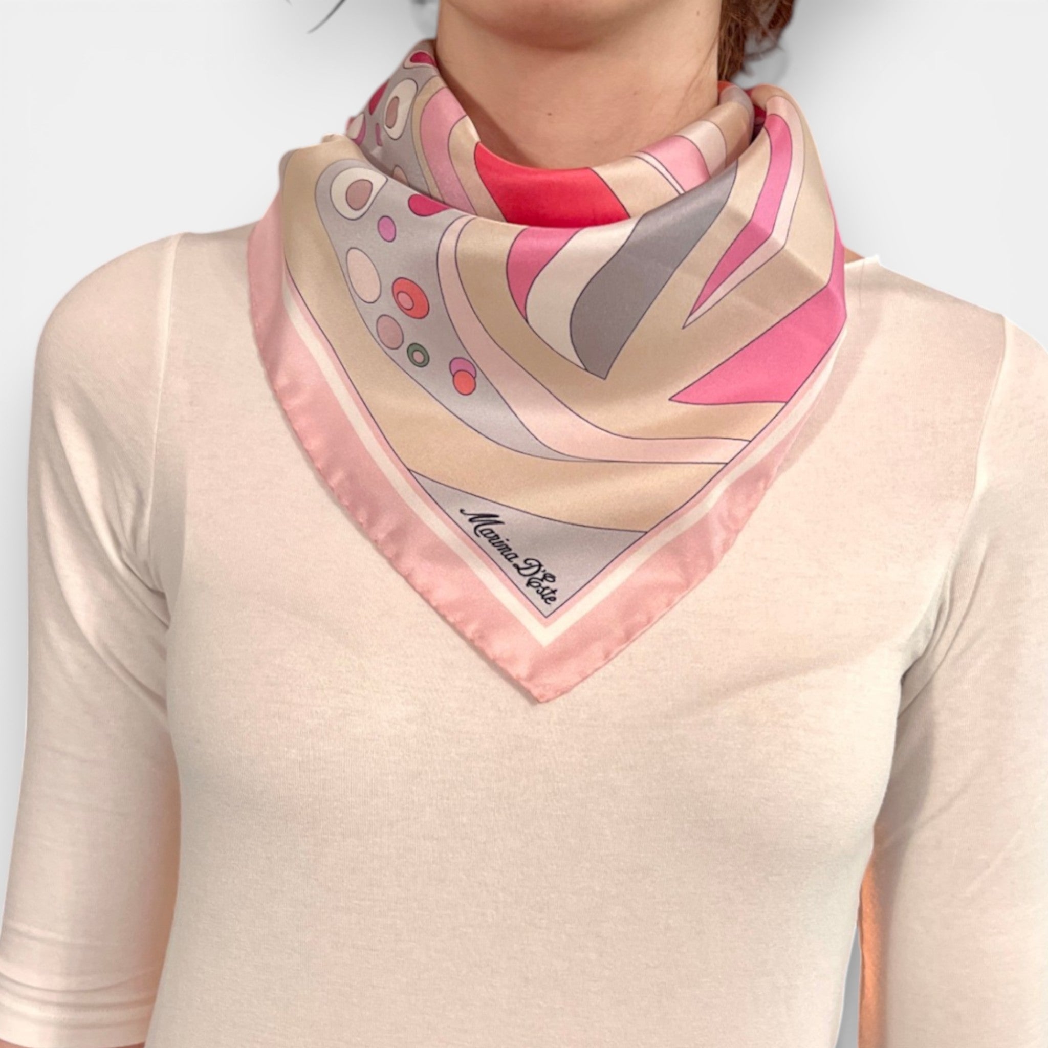 Foulard in Twill di Pura Seta Motivo Fantasia Astratta 70x70 cm - Cappelleria Bacca
