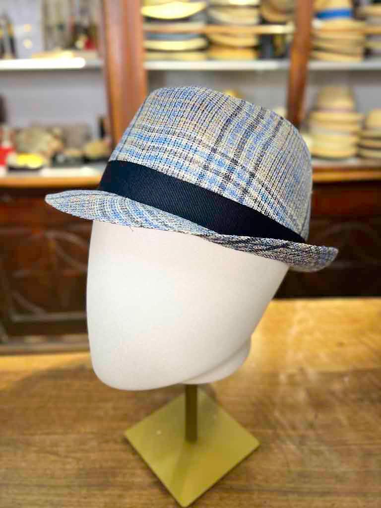 Trilby aus reinem grauem Leinen